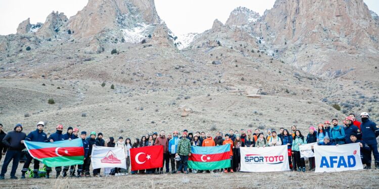 Türkiyəli alpinistlərin iştirakı ilə Haçadağa 10-cu zirvə yürüşü təşkil olunub