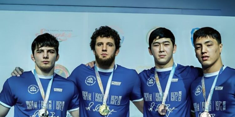 Güləşçimiz Belarusda qızıl medal qazanıb