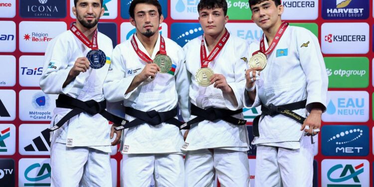 Böyük Dəbilqə turnirində Azərbaycan 2 medal qazandı
