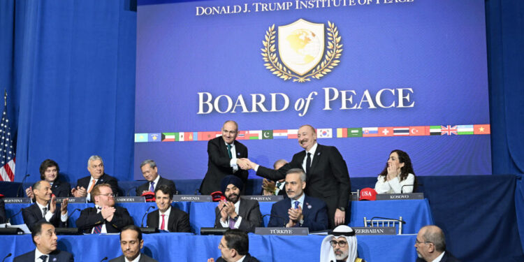 “SÜLH” sözünün fonunda Azərbaycan Prezidenti və Ermənistanın Baş naziri əl sıxırlar - Hikmət Hacıyev