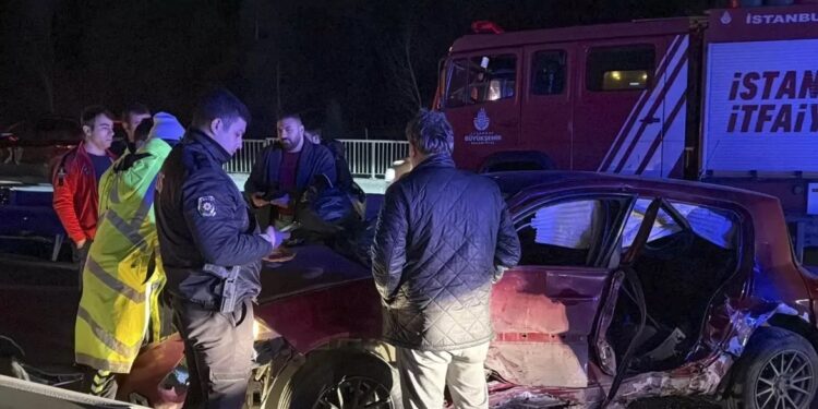İki avtomobil toqquşdu: Sürücülər yaralandı