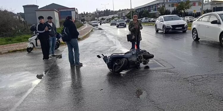 Minik avtomobili və motosiklet toqquşdu: 1 yaralı