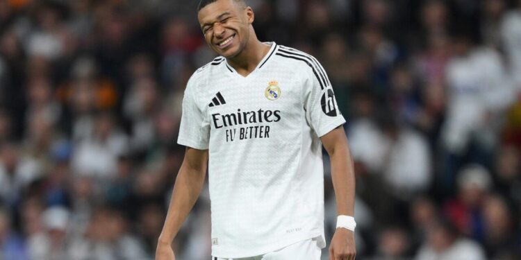 Mbappe Ronaldu və Messiyə ÇATDI