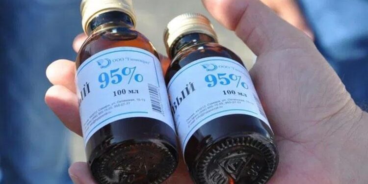 46 yaşlı şəxs həmyaşıdının üzərinə spirt töküb YANDIRDI