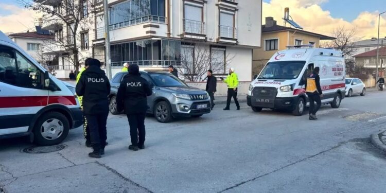 İki avtomobil toqquşdu: 3 yaralı