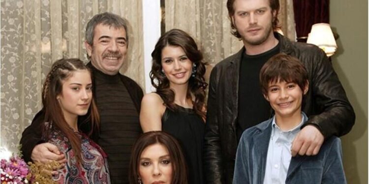 "Aşk-ı Memnu"nun məşhur aktyoru yeni SERİALDA - FOTO