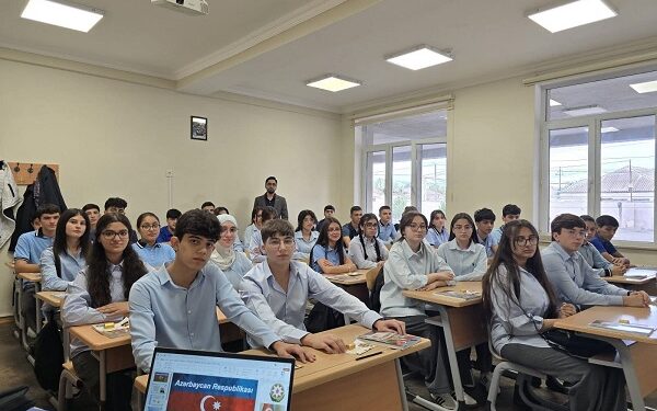 Gənc müəllimin uğuru: Gənclər Günündə Bakı şəhəri 307 nömrəli tam orta məktəbdə olimpiada nailiyyəti