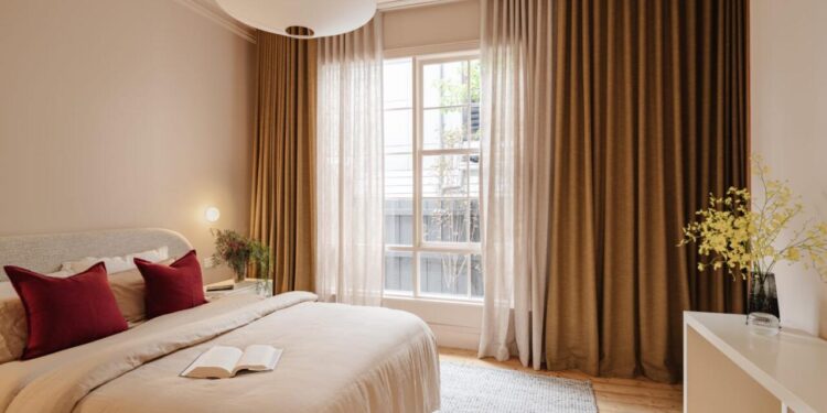 Başınız pəncərəyə tərəf yatmaq olmaz - Səbəb