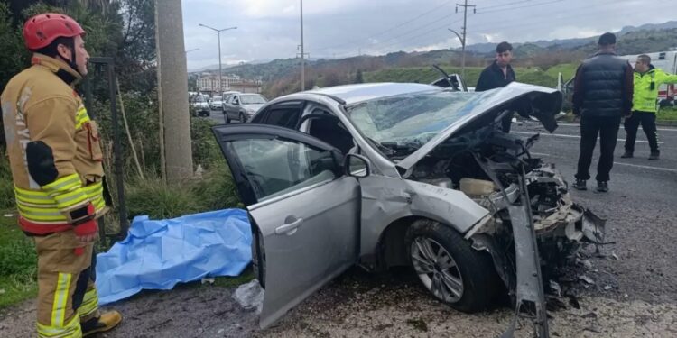 İki avtomobil toqquşdu: 2 ölü, 4 yaralı