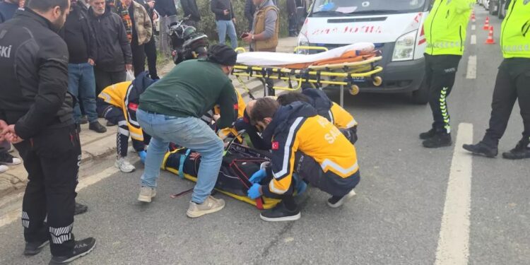 Minik avtomobili və motosiklet toqquşdu: 2 yaralı