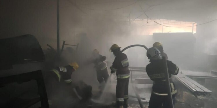 Naxçıvanda mebel sexində yanğın oldu