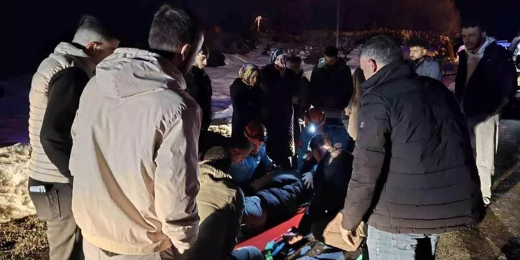 İki avtomobil toqquşdu: 3 yaralı