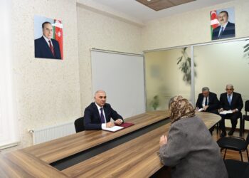 “Azərişıq” ASC-nin sədri Vüqar Əhmədov Qəbələdə vətəndaşları qəbul edib