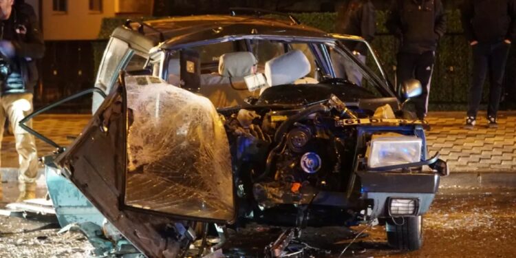 İki avtomobil toqquşub: 1 ölü, 3 yaralı