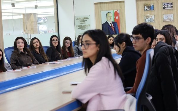 “Konstitusiyanın Memarı: Heydər Əliyev irsi gənclərin baxışında” adlı layihəsi çərcivsində gənclərlə silsilə görüşlər keçirilib-FOTOLAR