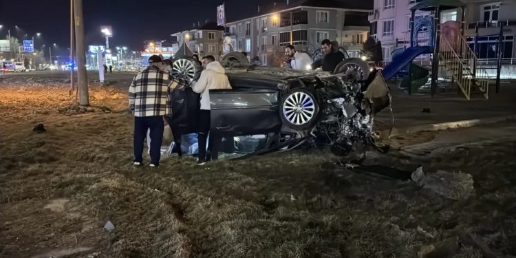 Avtomobil aşdı: Sürücü yaralandı