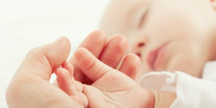 Azərbaycanda ana körpəsini evdə qoyub qaçdı