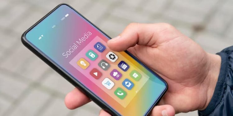 Daha bir ölkə sosial şəbəkələrə girişi məhdudlaşdırdı