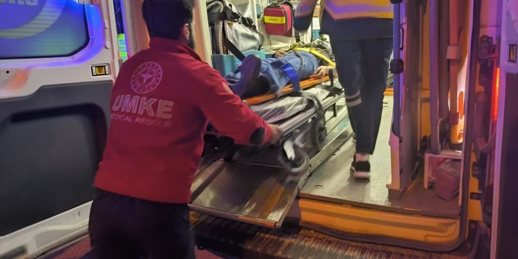 Avtomobil piyadaların üstünə sürdü: 3 piayada yaralandı
