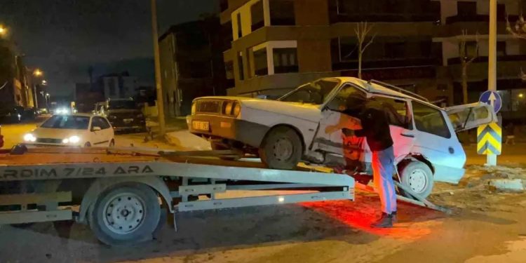 İki avtomobil toqquşdu: 4 yaralı