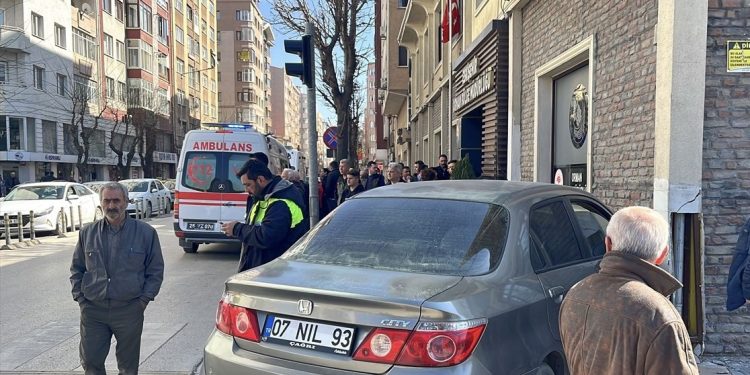 İki avtomobil toqquşdu: 5 yaralı