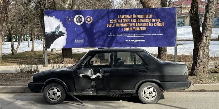 Minik avtomobili və motosiklet toqquşdu: 1 yaralı