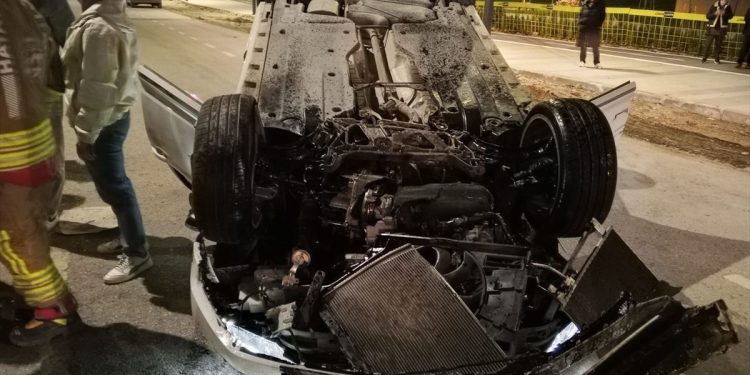 Minik avtomobili və motosiklet toqquşdu: Minik avtomobili aşdı