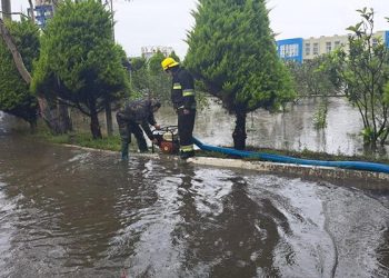 Sumqayıtda yarımstasiya və TM ərazilərinin sel sularından təmizlənməsi prossesini davam etdirilir