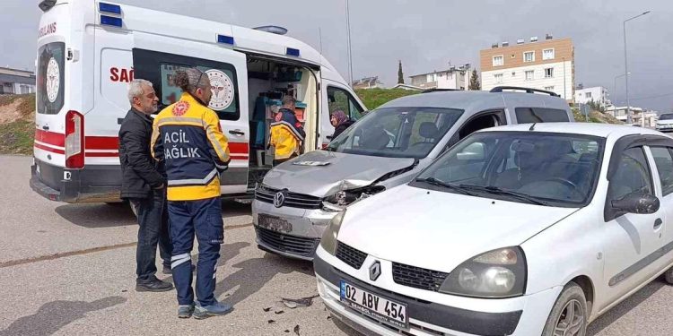 İki avtomobil toqquşdu: 1 yaralı