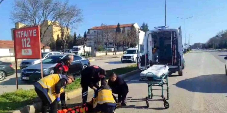 Qırmızı işıqda keçən piyadanı avtomobil vurdu