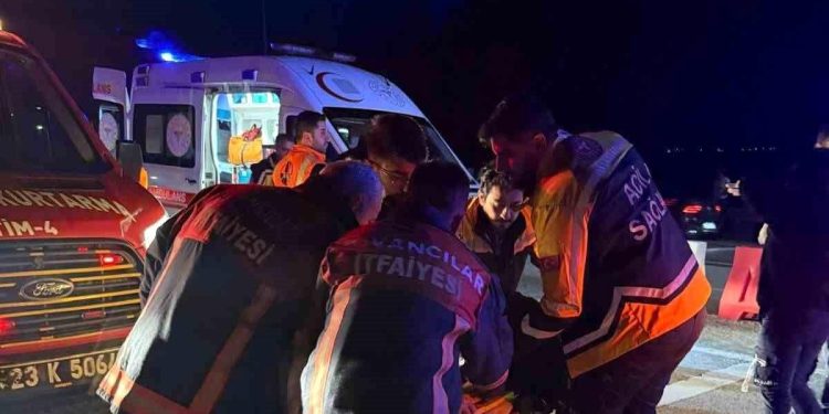 İki avtomobil toqquşdu: 7 yaralı