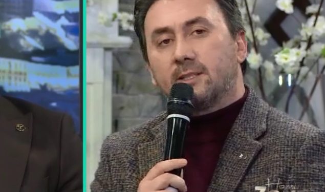 "Efirlərdə müğənnilərə geyim qadağası olacaq"