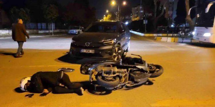 Minik avtomobili və motosiklet toqquşdu: 2 yaralı