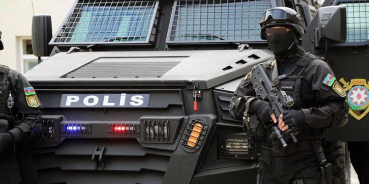 Polis əməliyyatlar keçirdi - 33 nəfər tutulub