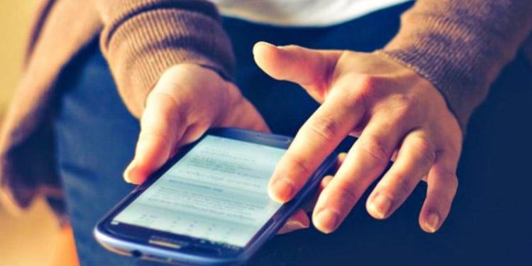 Smartfonların gizli düşməni: Zərbədən və sudan daha TƏHLÜKƏLİ