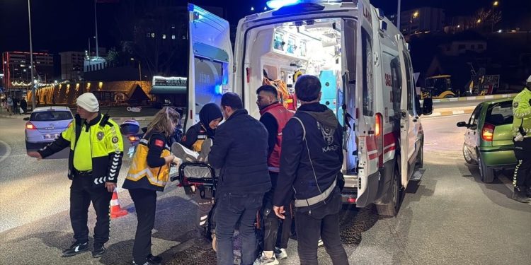 Minik avtomobili və motosiklet toqquşdu: 2 yaralı