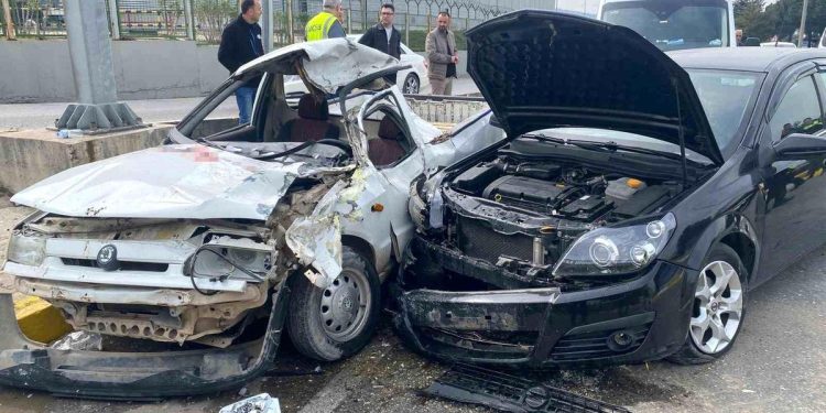 Avtomobil əvvəlcə səkiyə daha sonra isə başqa avtomobilə çırpıldı: 1 ölü