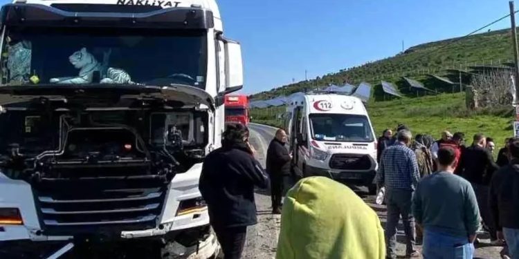 TIR-a çırpılan avtomobil tarlaya aşdı