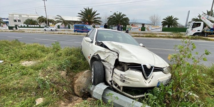 İki avtomobil toqquşdu: 1 yaralı