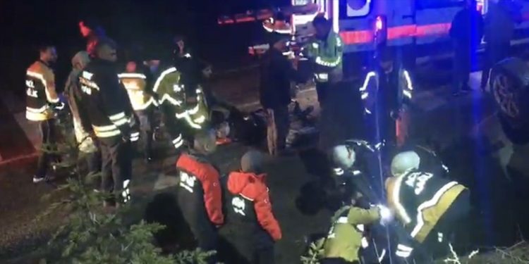 Avtomobil aşdı: 2 yaralı