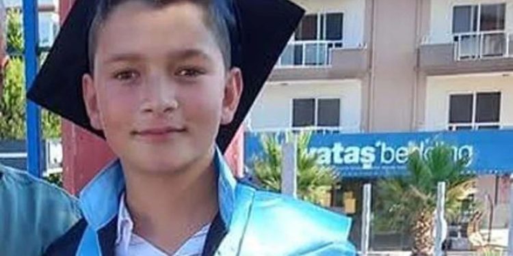 Avtomobil aşdı: 2 yeniyetmə öldü