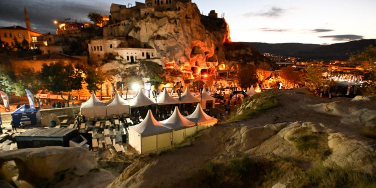 Türkiyənin “Salomon Cappadocia Ultra-Trail” marafonu BMT Turizm Təşkilatının nüfuzlu mükafatına layiq görülüb