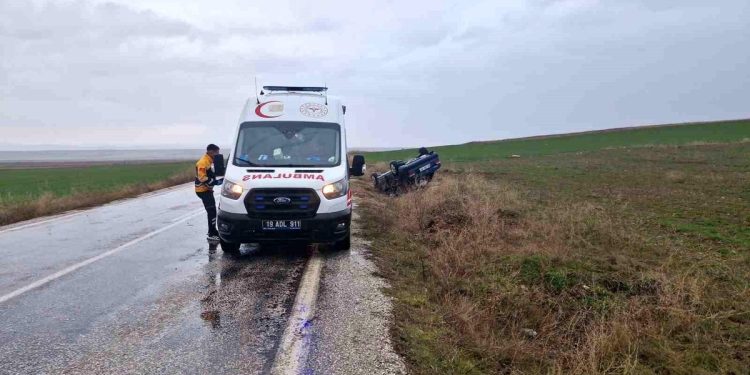 Avtomobil yol kənarına aşdı: 1 yaralı