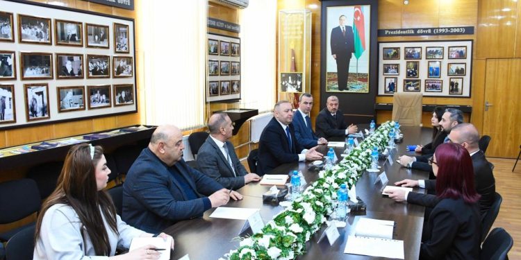 Balıqçılıq və Akvakultura Mərkəzinin nümayəndə heyəti ADAU-da görüşlər keçirib