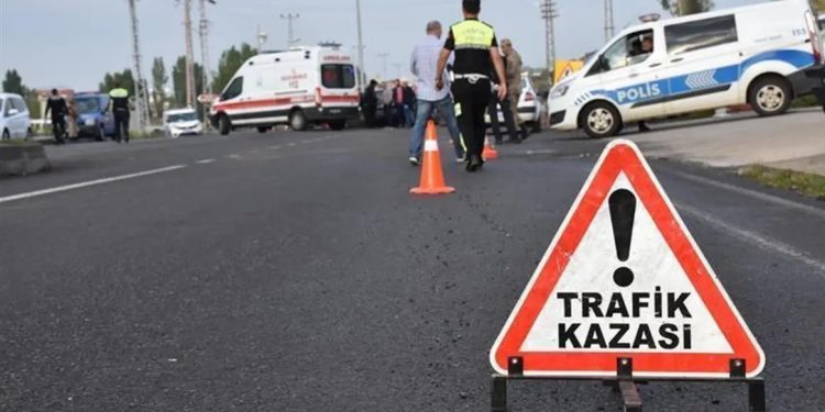 İki avtomobil toqquşdu: 1 ölü, 2 yaralı