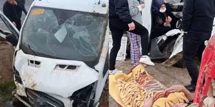 Yük maşını qum topasına çırpıldı: 3 yaralı