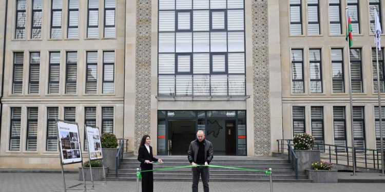 İlham Əliyev Şamaxı Avropa liseyinin yeni binasının açılışında iştirak edib - FOTOLAR