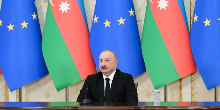 Prezident İlham Əliyev: Biz külək və Günəş enerji stansiyalarına böyük sərmayə yatırırıq