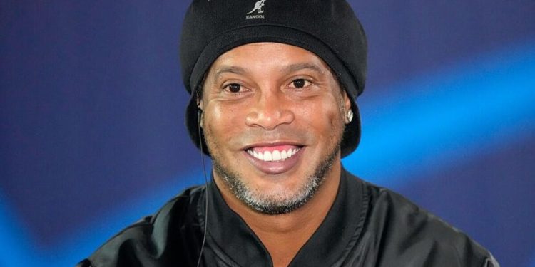 Məşhur müğənnidən Ronaldinyoya duetə çağırış
