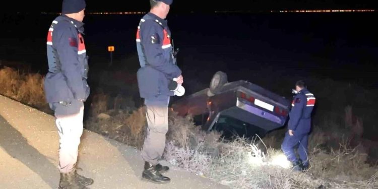 Avtomobil yol kənarına aşdı: 1 yaralı